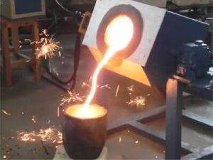 50/60HZ 70kg frekuensi tinggi tungku peleburan induksi dengan 1 tahun gratis garansi