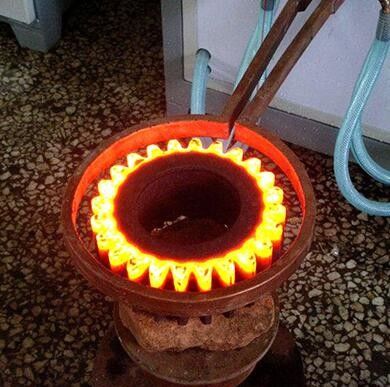 Mesin Perlakuan Panas Induksi Roda Gigi Sprocket, Quenching Annealing