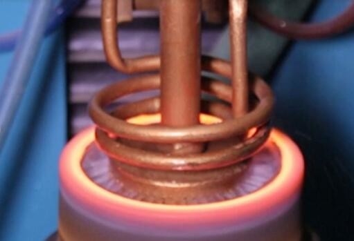 Memfasilitasi Mekanisasi Gears Shafts Induksi Quenching Chemical Heat Treatment Equipment
